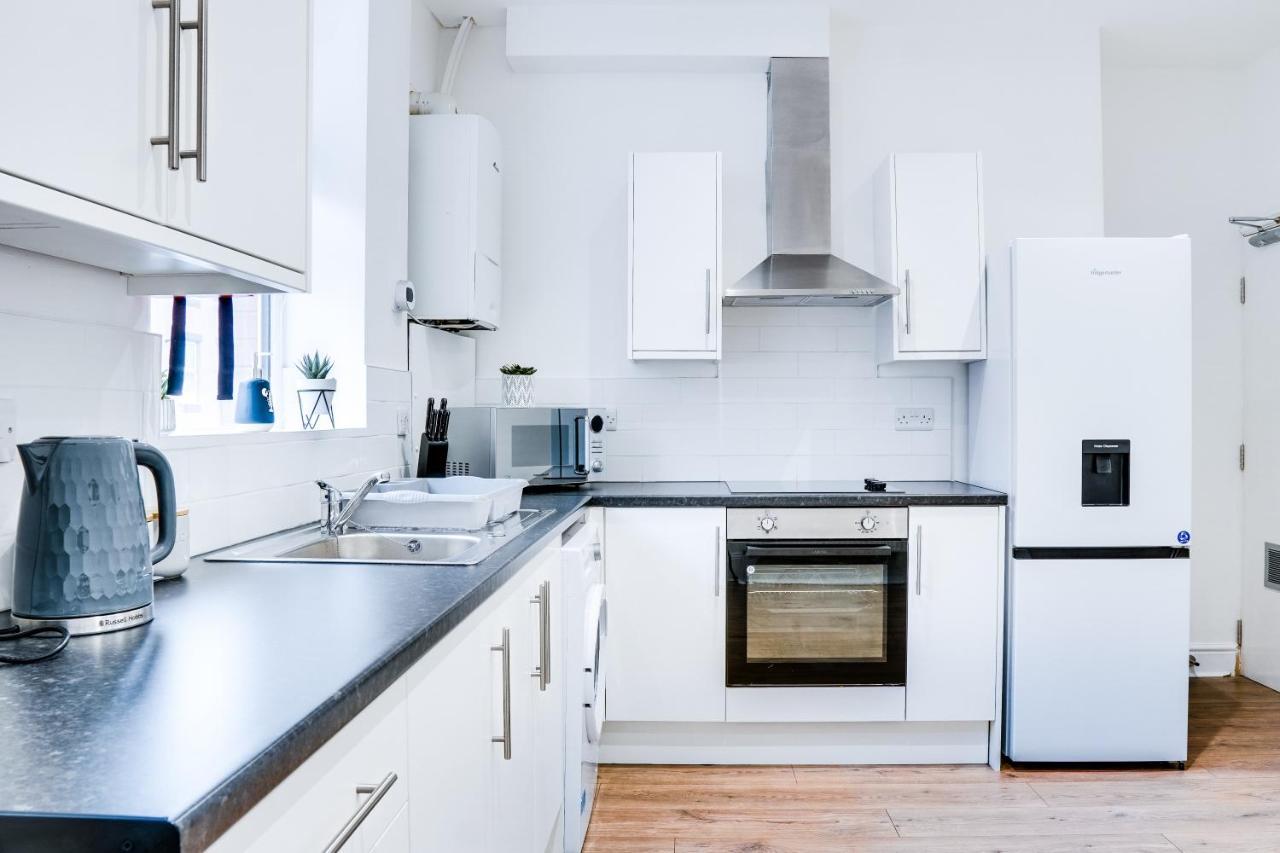 Spacious 4 Bedroom House Near Leeds Cc Beeston Hill Exterior foto